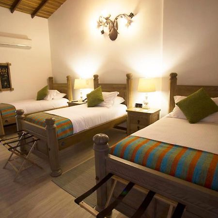 Ara Meru Lodge Canaima Extérieur photo