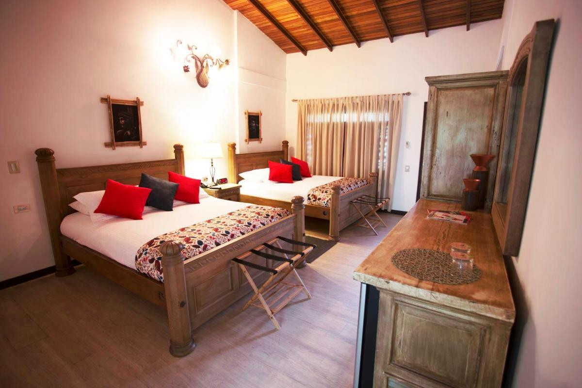 Ara Meru Lodge Canaima Extérieur photo