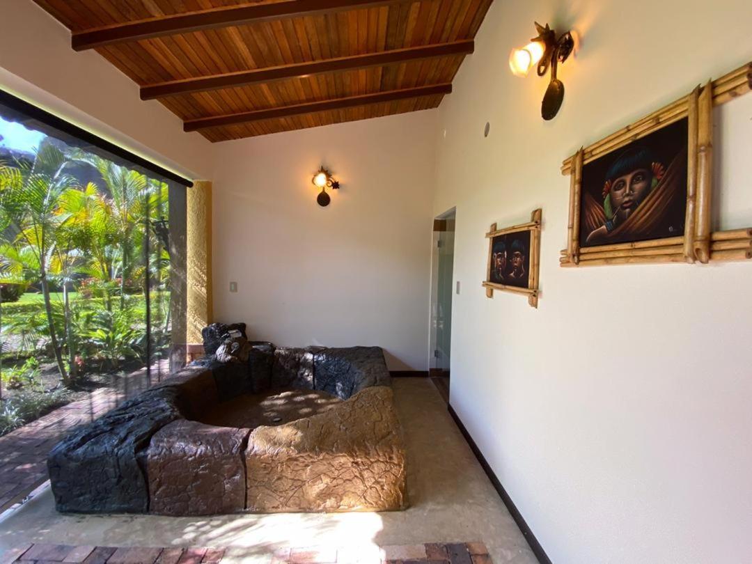 Ara Meru Lodge Canaima Extérieur photo